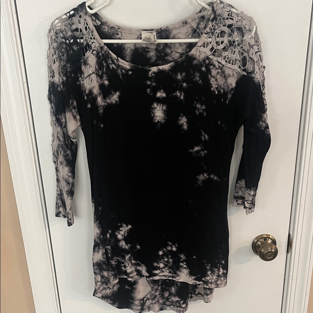American Age Women's Black Tie-Dye Lace shoulder Top